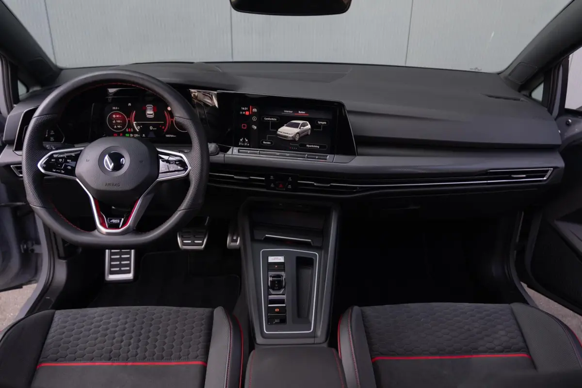 2.0 GTI 301PK Clubsport 45 Jahre|Akrapovic|Panoramadak|HUD|IQ-Light|Nardo/Moonstone Grey|Dealer Onderhouden
