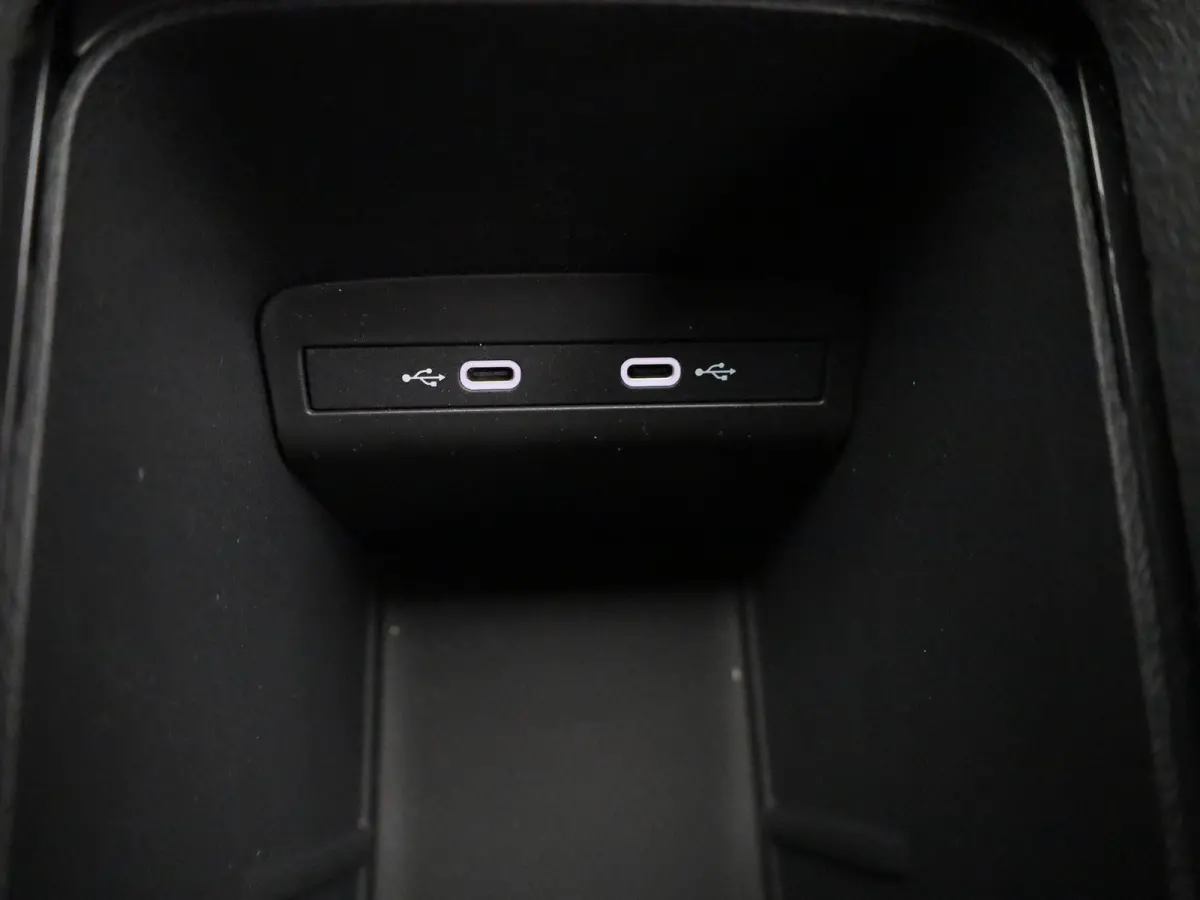 Pro S Limited Edition 79 kWh 204 PK| Origineel Nederlands | 1e Eigenaar | Steunhaak | Navigatie | Stoelverwarming | Stuurwielverwarming | 360 Camera | Dodehoekdetectie | Variabele Laadbodem