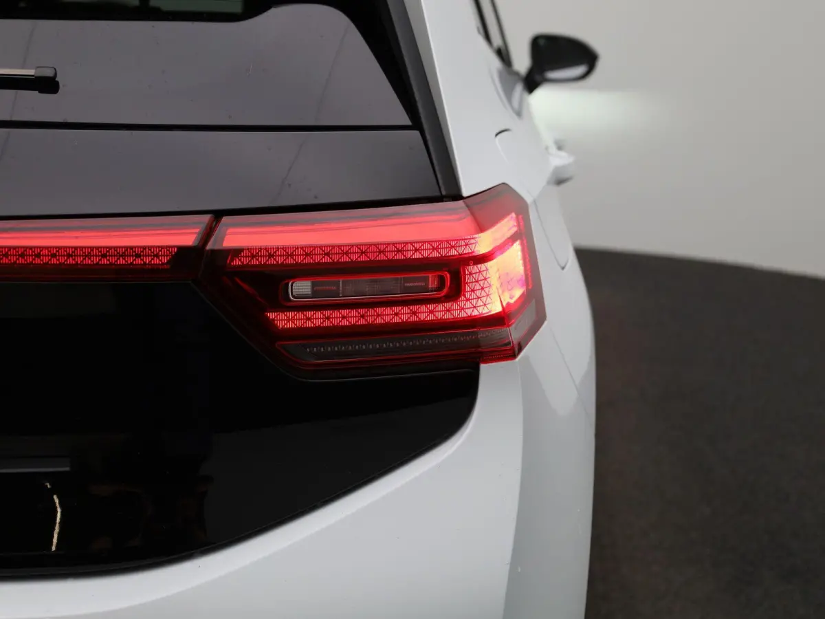 Pro S Limited Edition 79 kWh 204 PK| Origineel Nederlands | 1e Eigenaar | Steunhaak | Navigatie | Stoelverwarming | Stuurwielverwarming | 360 Camera | Dodehoekdetectie | Variabele Laadbodem