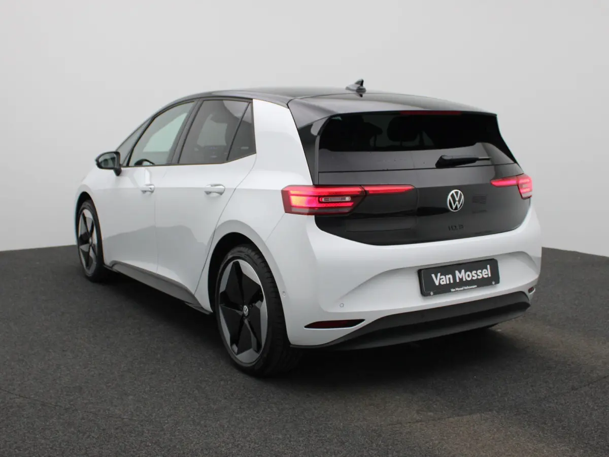 Pro S Limited Edition 79 kWh 204 PK| Origineel Nederlands | 1e Eigenaar | Steunhaak | Navigatie | Stoelverwarming | Stuurwielverwarming | 360 Camera | Dodehoekdetectie | Variabele Laadbodem