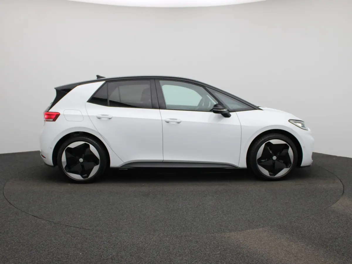 Pro S Limited Edition 79 kWh 204 PK| Origineel Nederlands | 1e Eigenaar | Steunhaak | Navigatie | Stoelverwarming | Stuurwielverwarming | 360 Camera | Dodehoekdetectie | Variabele Laadbodem