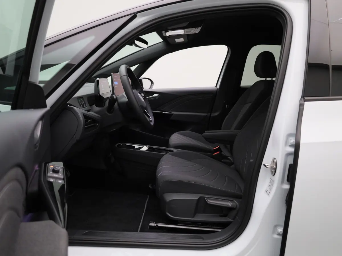 Pro S Limited Edition 79 kWh 204 PK| Origineel Nederlands | 1e Eigenaar | Steunhaak | Navigatie | Stoelverwarming | Stuurwielverwarming | 360 Camera | Dodehoekdetectie | Variabele Laadbodem