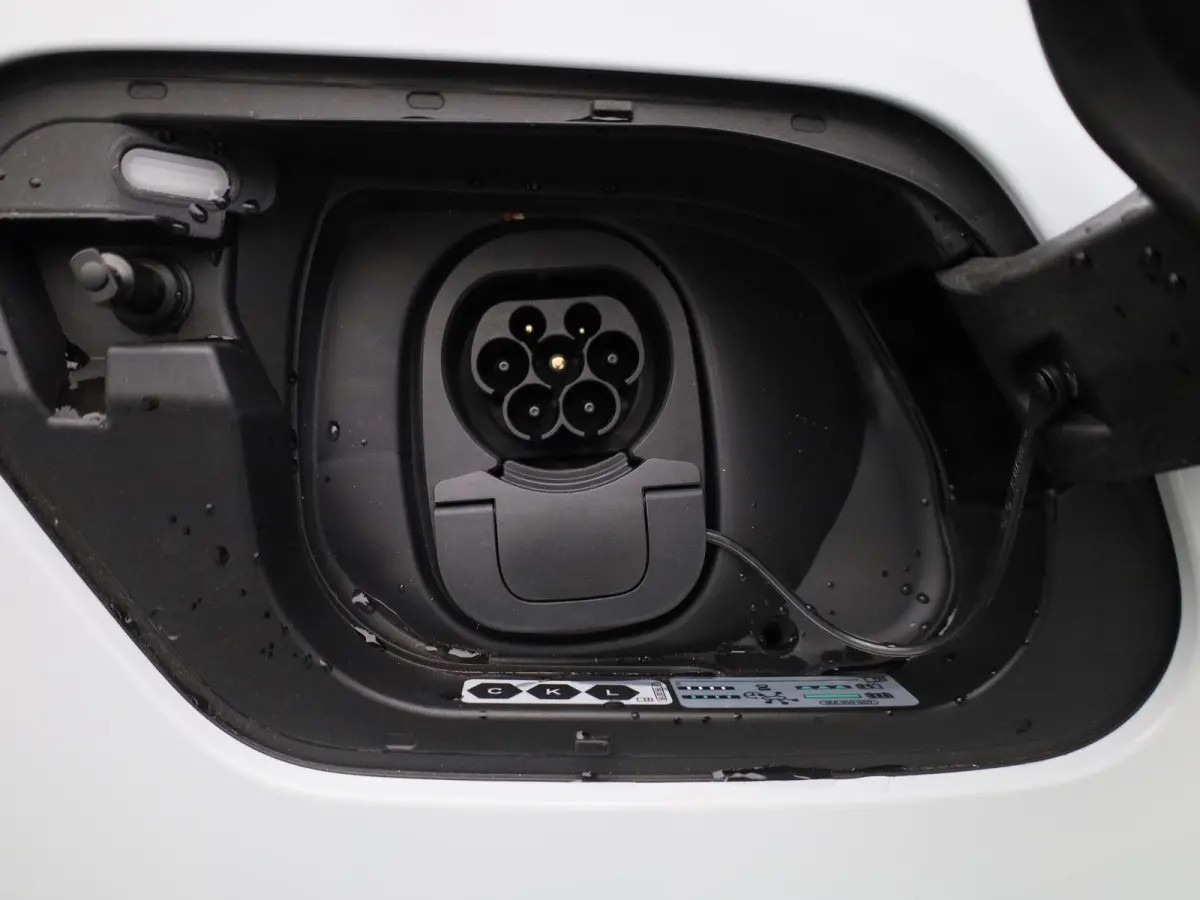 Pro S Limited Edition 79 kWh 204 PK| Origineel Nederlands | 1e Eigenaar | Steunhaak | Navigatie | Stoelverwarming | Stuurwielverwarming | 360 Camera | Dodehoekdetectie | Variabele Laadbodem