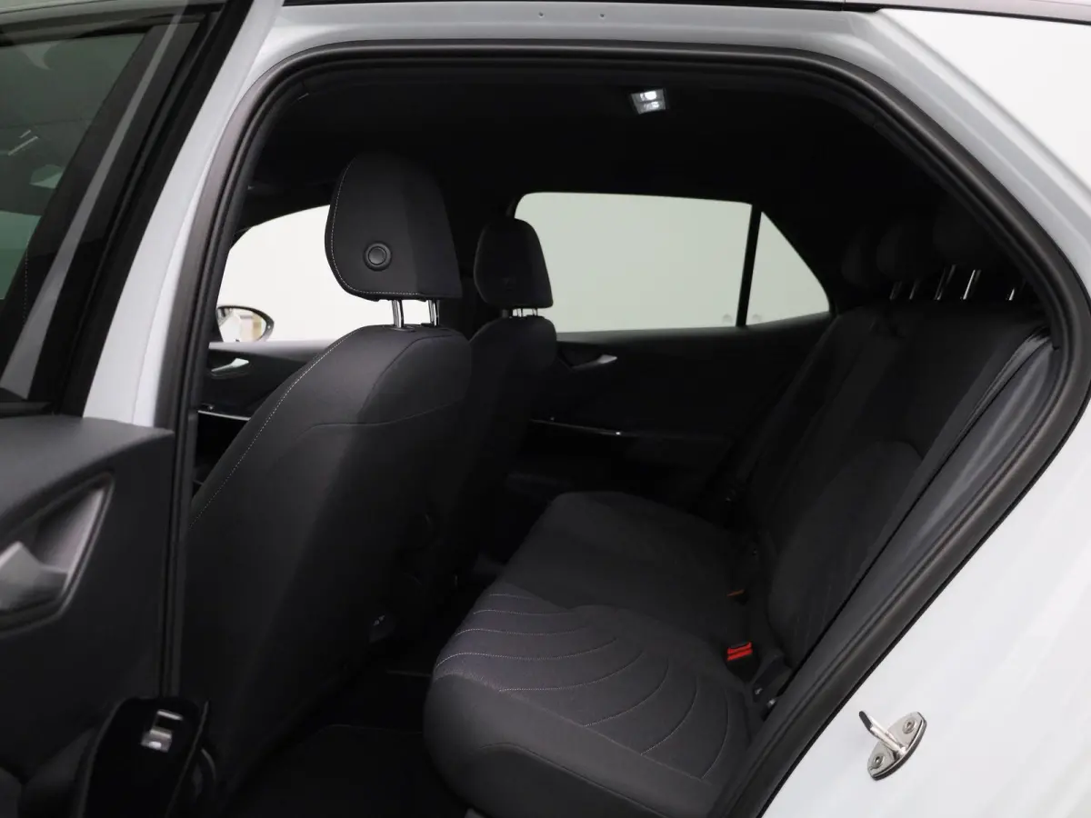Pro S Limited Edition 79 kWh 204 PK| Origineel Nederlands | 1e Eigenaar | Steunhaak | Navigatie | Stoelverwarming | Stuurwielverwarming | 360 Camera | Dodehoekdetectie | Variabele Laadbodem