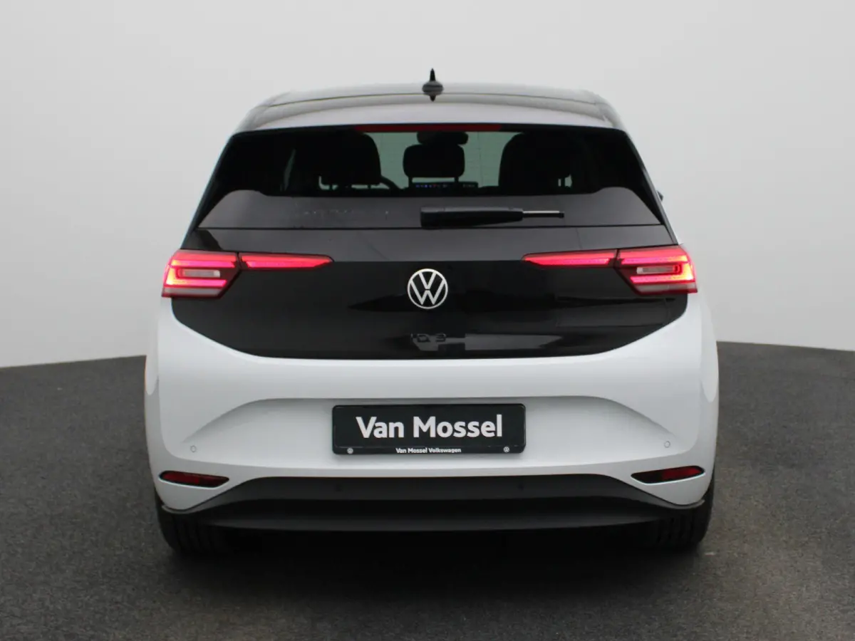 Pro S Limited Edition 79 kWh 204 PK| Origineel Nederlands | 1e Eigenaar | Steunhaak | Navigatie | Stoelverwarming | Stuurwielverwarming | 360 Camera | Dodehoekdetectie | Variabele Laadbodem