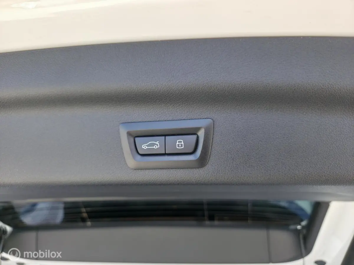 xDrive25e / M sport / Pano / 360' / Leder / Memory