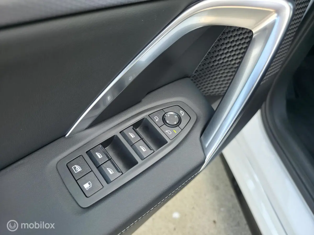 xDrive25e / M sport / Pano / 360' / Leder / Memory