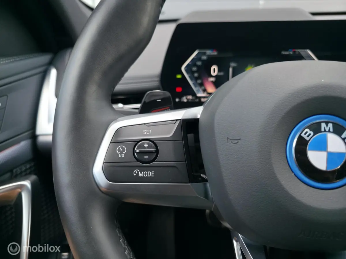 xDrive25e / M sport / Pano / 360' / Leder / Memory