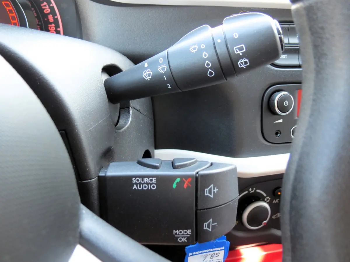 1.0 SCe Collection | 1e EIGENAAR | AIRCO | NIEUWE ALL-SEASON BANDEN | DAB+ RADIO | BLUETOOTH RADIO |