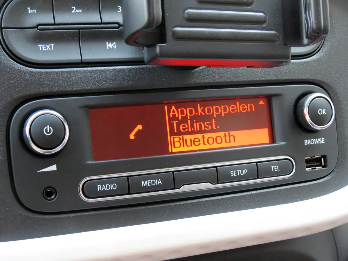 1.0 SCe Collection | 1e EIGENAAR | AIRCO | NIEUWE ALL-SEASON BANDEN | DAB+ RADIO | BLUETOOTH RADIO |