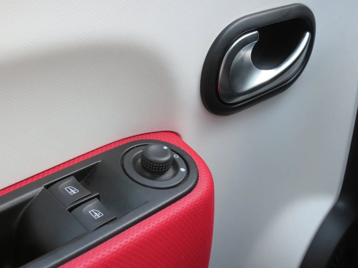1.0 SCe Collection | 1e EIGENAAR | AIRCO | NIEUWE ALL-SEASON BANDEN | DAB+ RADIO | BLUETOOTH RADIO |