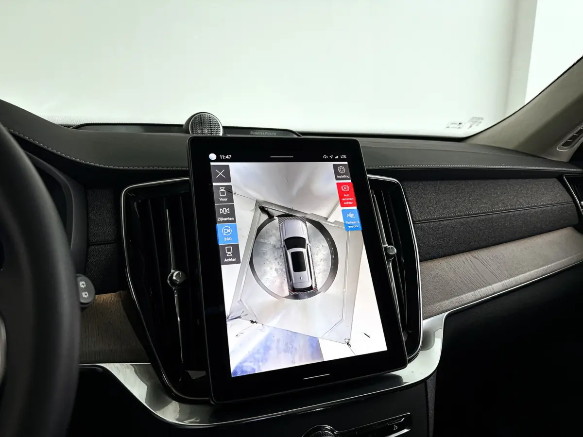 T8 Plug-in hybrid AWD Ultra Dark | Panoramadak | 360º camera | Luchtvering | Head- Up display | Bowers & Wilkins | Stoelventilatie | Trekhaak