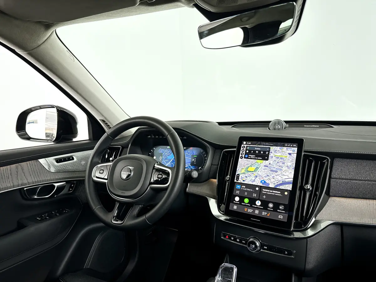 T8 Plug-in hybrid AWD Ultra Dark | Panoramadak | 360º camera | Luchtvering | Head- Up display | Bowers & Wilkins | Stoelventilatie | Trekhaak