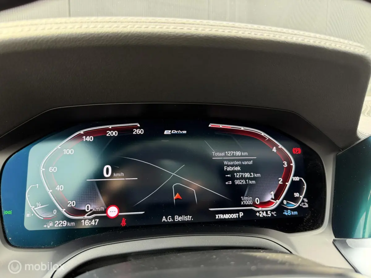 330e Touring xDrive M-pakket/Laser/Pano/Trekhaak/ACC/19 inch
