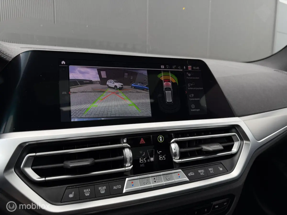 330e Touring xDrive M-pakket/Laser/Pano/Trekhaak/ACC/19 inch