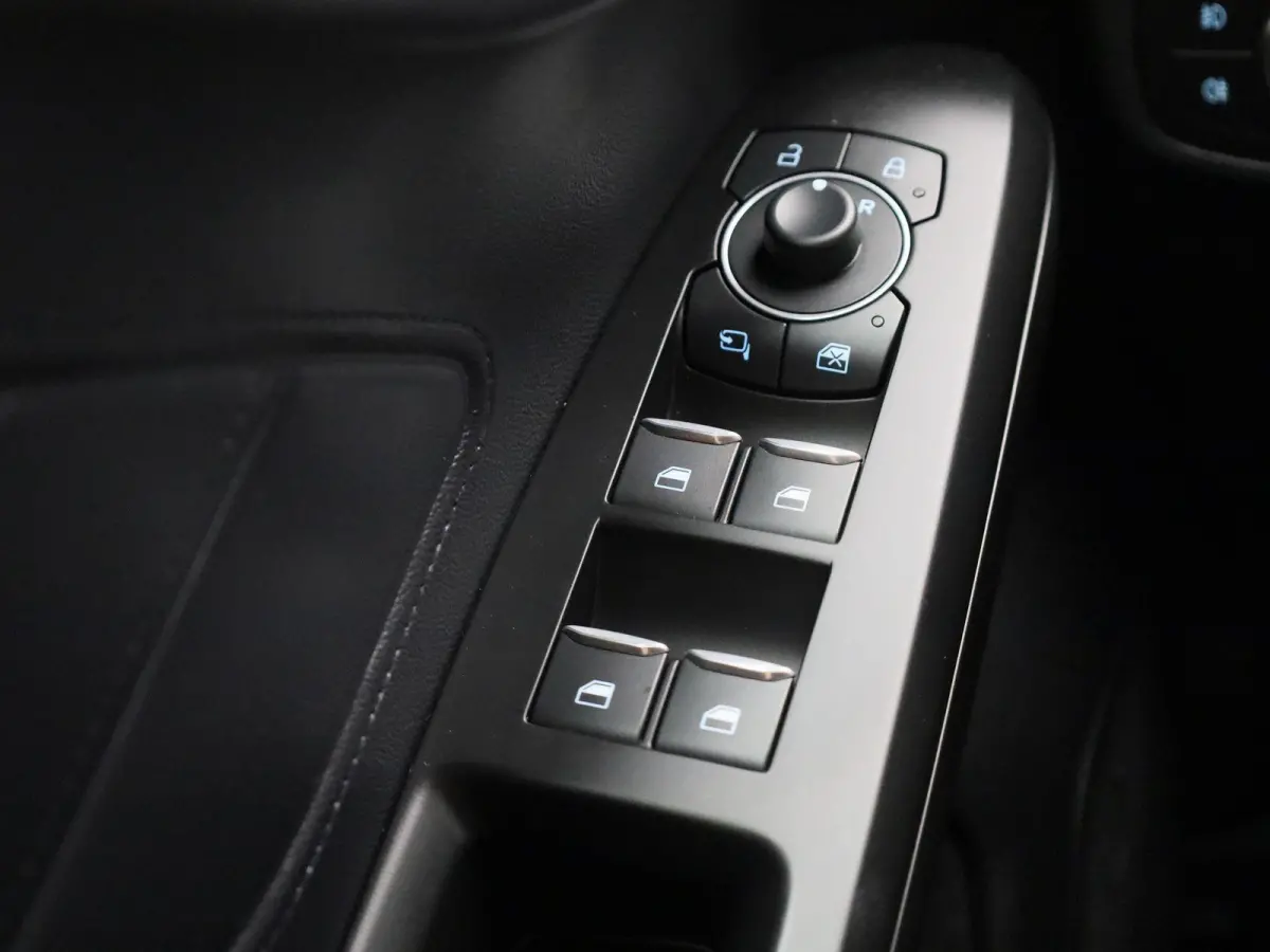 1.0 EcoBoost Hybrid Titanium | SYNC 4 | NAVI | PCC V&A | CARPLAY | CLIMATE CONTROL