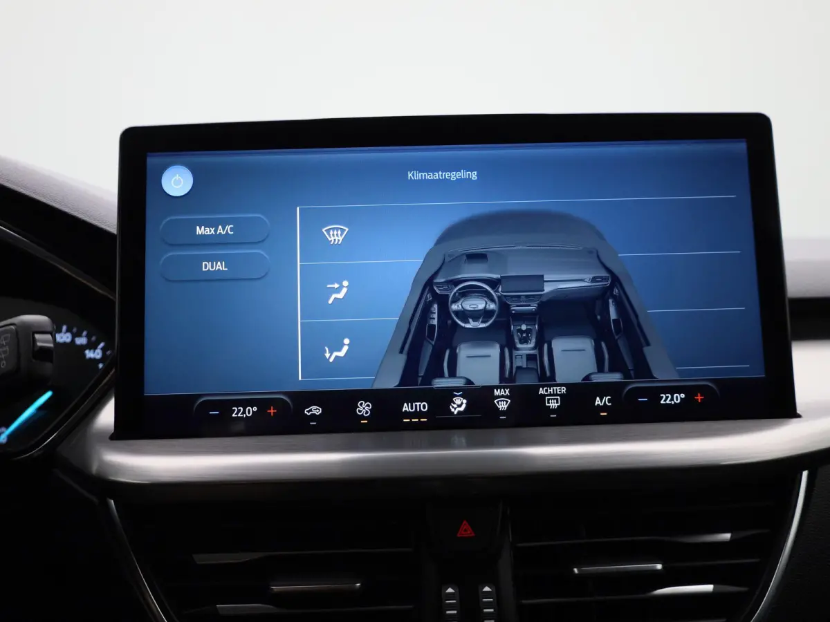 1.0 EcoBoost Hybrid Titanium | SYNC 4 | NAVI | PCC V&A | CARPLAY | CLIMATE CONTROL