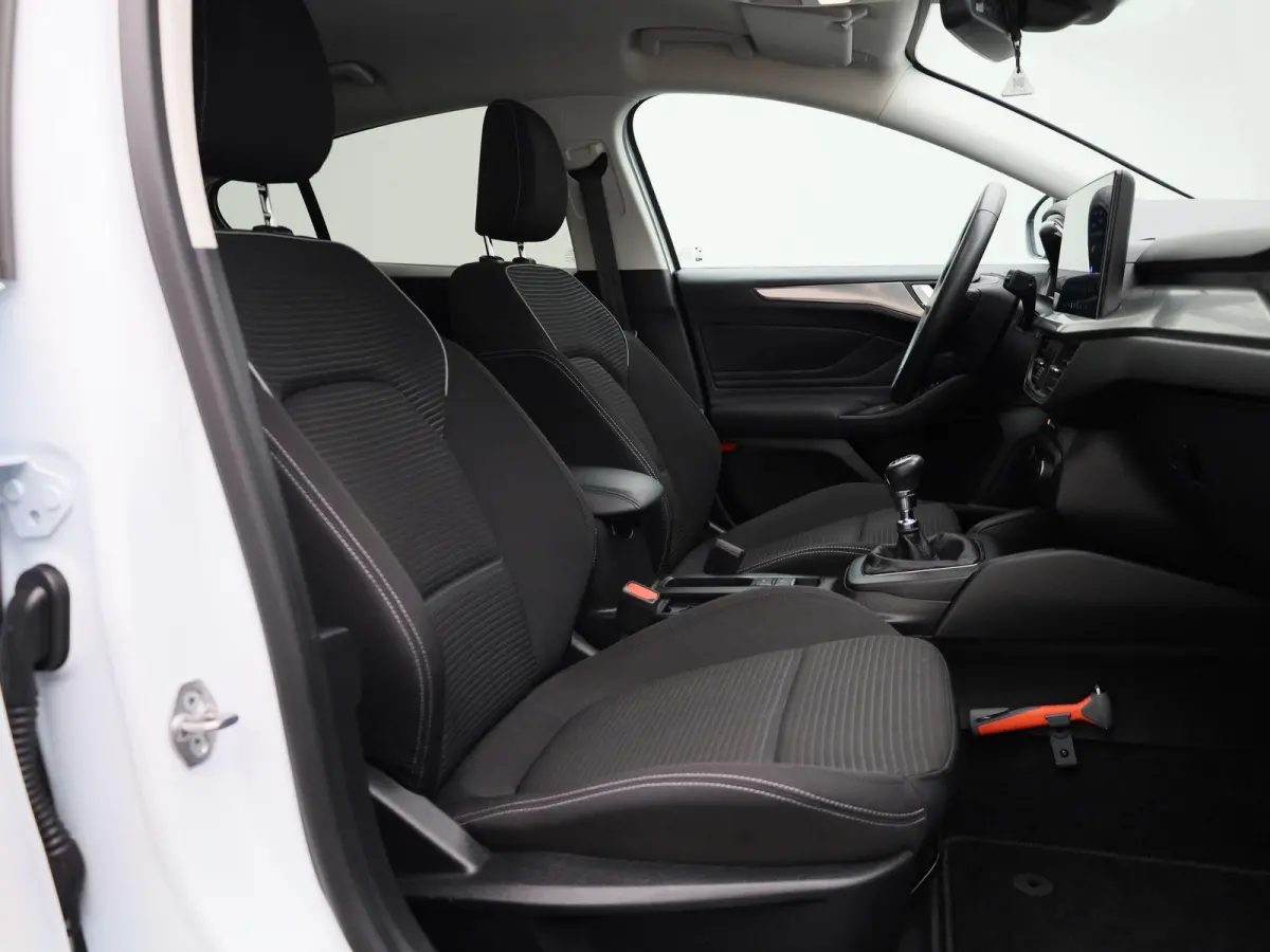 1.0 EcoBoost Hybrid Titanium | SYNC 4 | NAVI | PCC V&A | CARPLAY | CLIMATE CONTROL