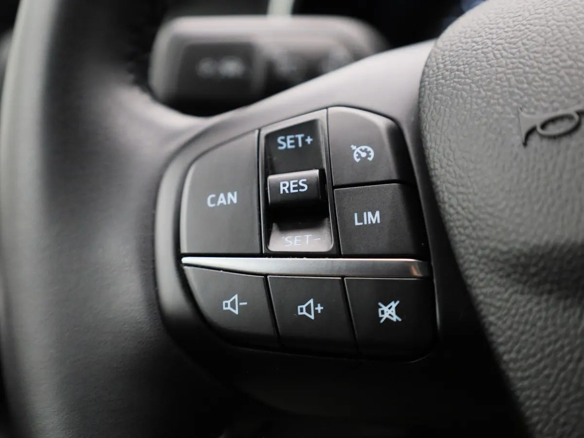 1.0 EcoBoost Hybrid Titanium | SYNC 4 | NAVI | PCC V&A | CARPLAY | CLIMATE CONTROL