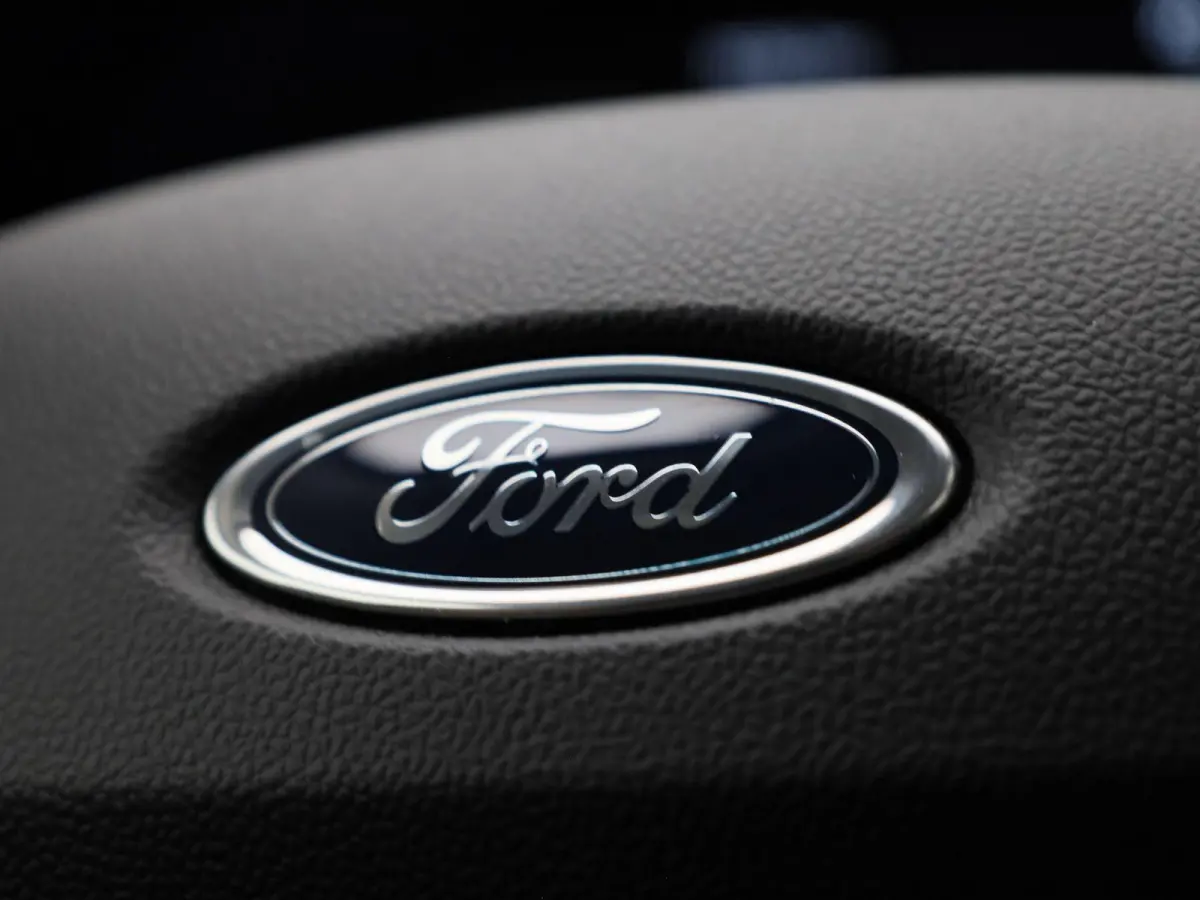 1.0 EcoBoost Hybrid Titanium | SYNC 4 | NAVI | PCC V&A | CARPLAY | CLIMATE CONTROL