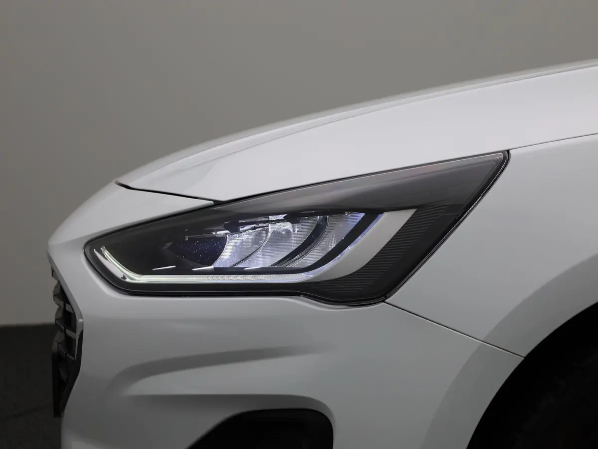 1.0 EcoBoost Hybrid Titanium | SYNC 4 | NAVI | PCC V&A | CARPLAY | CLIMATE CONTROL