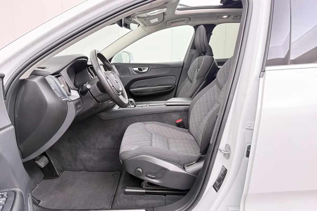 2.0 T6 350 PK PHEV AWD Business Pano-Dak Elek. Trekhaak Carplay