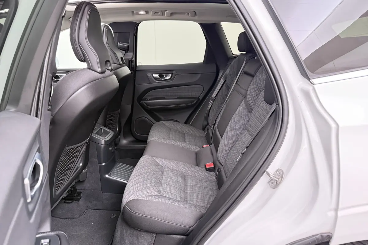 2.0 T6 350 PK PHEV AWD Business Pano-Dak Elek. Trekhaak Carplay