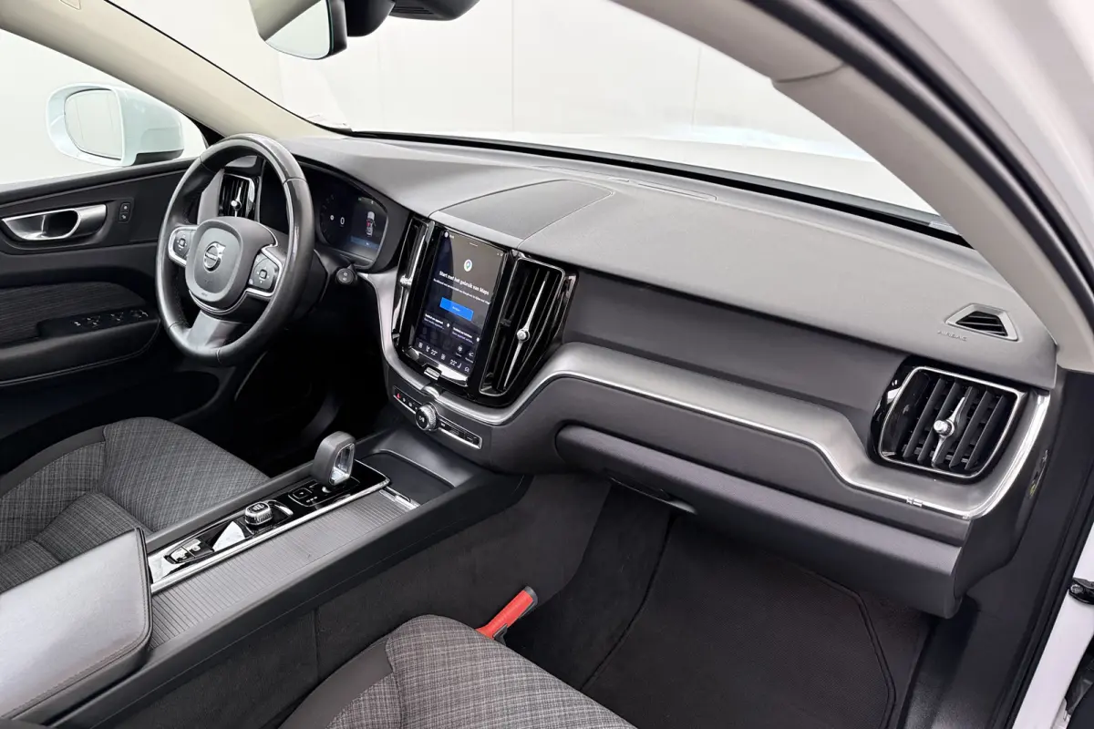 2.0 T6 350 PK PHEV AWD Business Pano-Dak Elek. Trekhaak Carplay