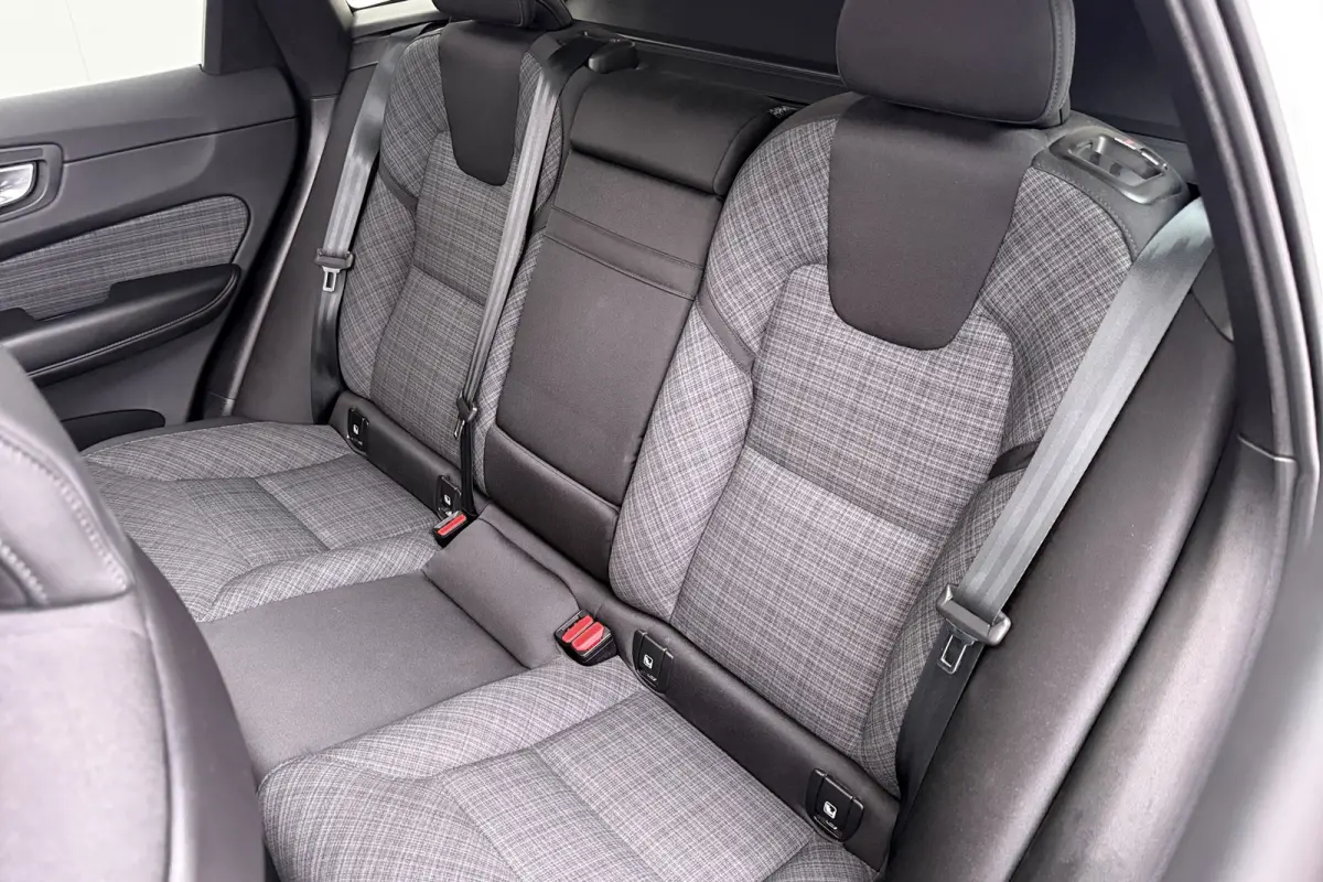 2.0 T6 350 PK PHEV AWD Business Pano-Dak Elek. Trekhaak Carplay