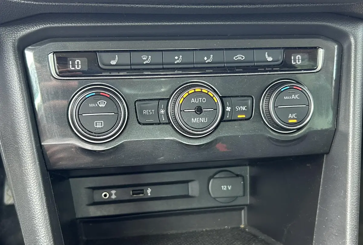 1.4 TSI ACT R-Line Business R 150PK | AUTOMAAT | Elektrische Trekhaak | Adaptive Cruise Control | Navigatie | Parkeersensoren | 19 inch | Stoelverwarming | Climate Control | APK tot 14-03-20