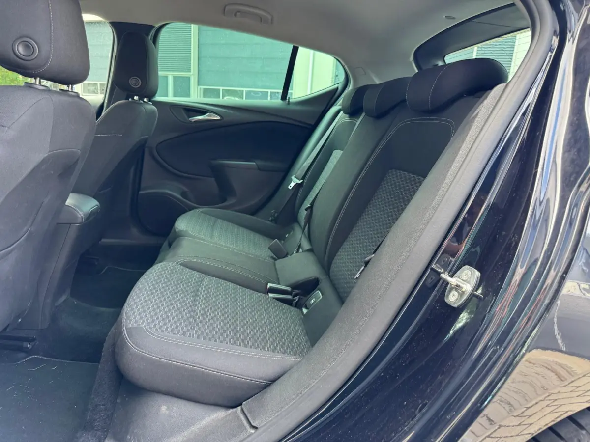 1.4 Online Edition | LED | CarPlay | Navigatie | DAB | Climate | Cruise | Trekhaak