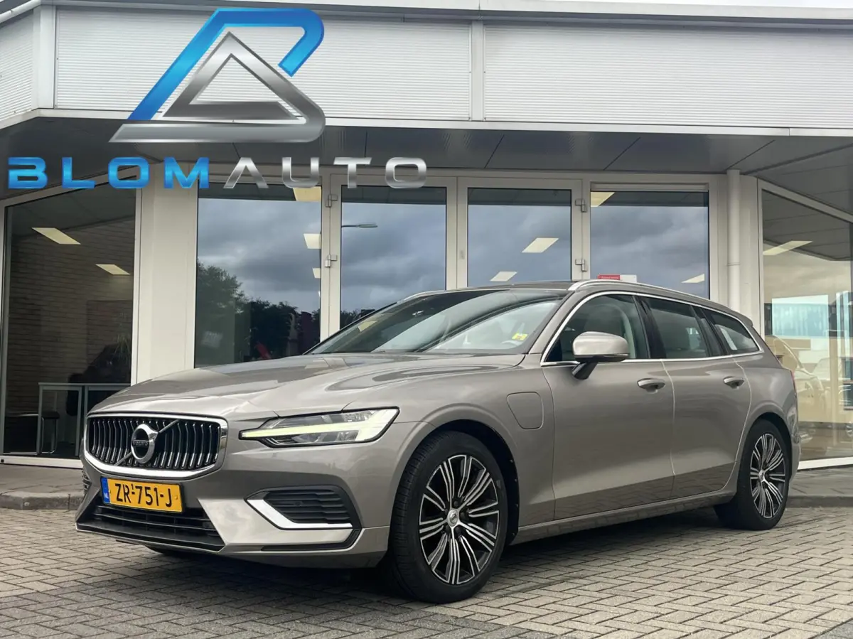 2.0 T8 Twin Engine AWD INSCRIPTION PANO+ACC+MEMORY