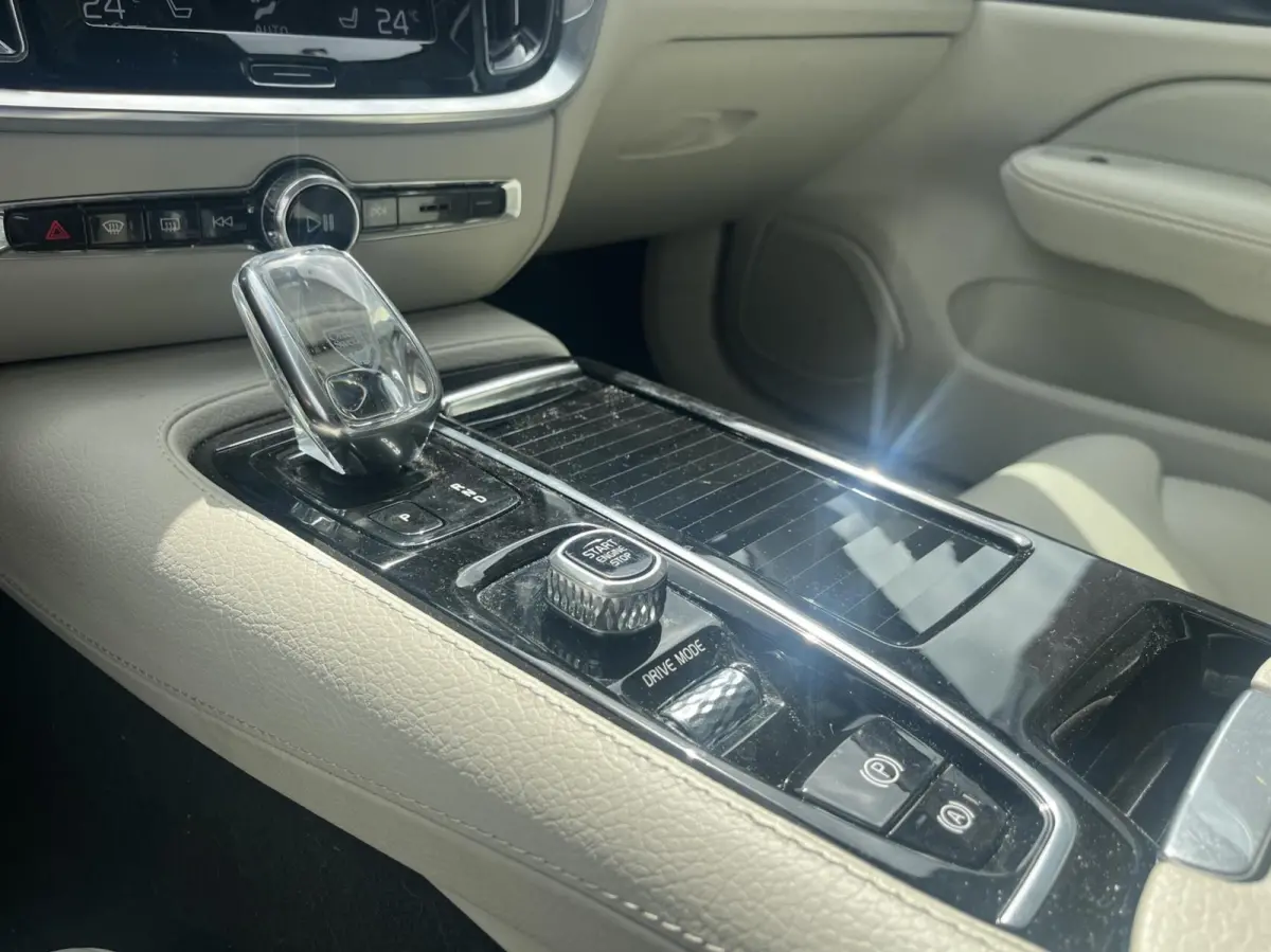 2.0 T8 Twin Engine AWD INSCRIPTION PANO+ACC+MEMORY