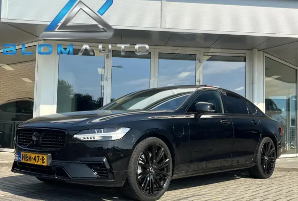 2.0 T8 AWD 456PK Ultimate Dark LONG RANGE PANO+360