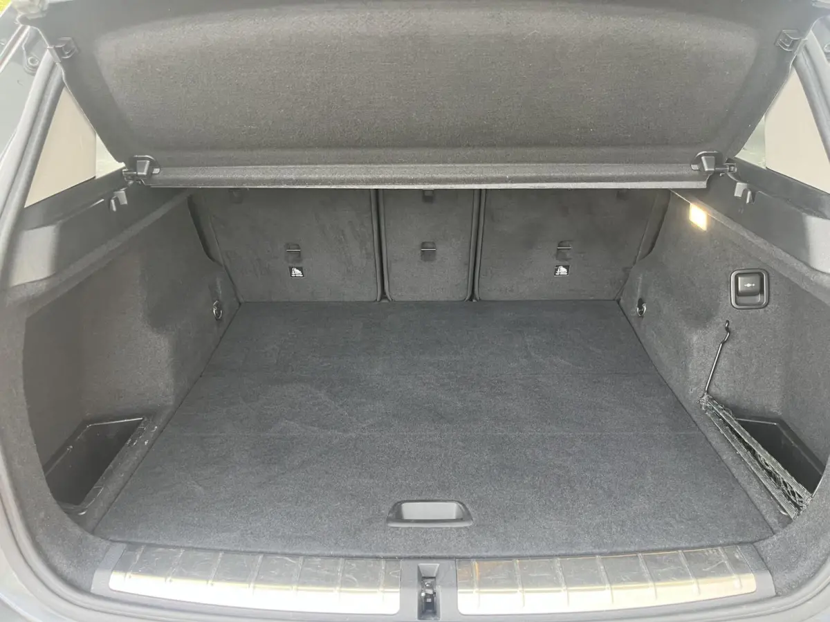 sDrive18i Executive SPORTSTOELEN+TREKHAAK+LED+18INCH