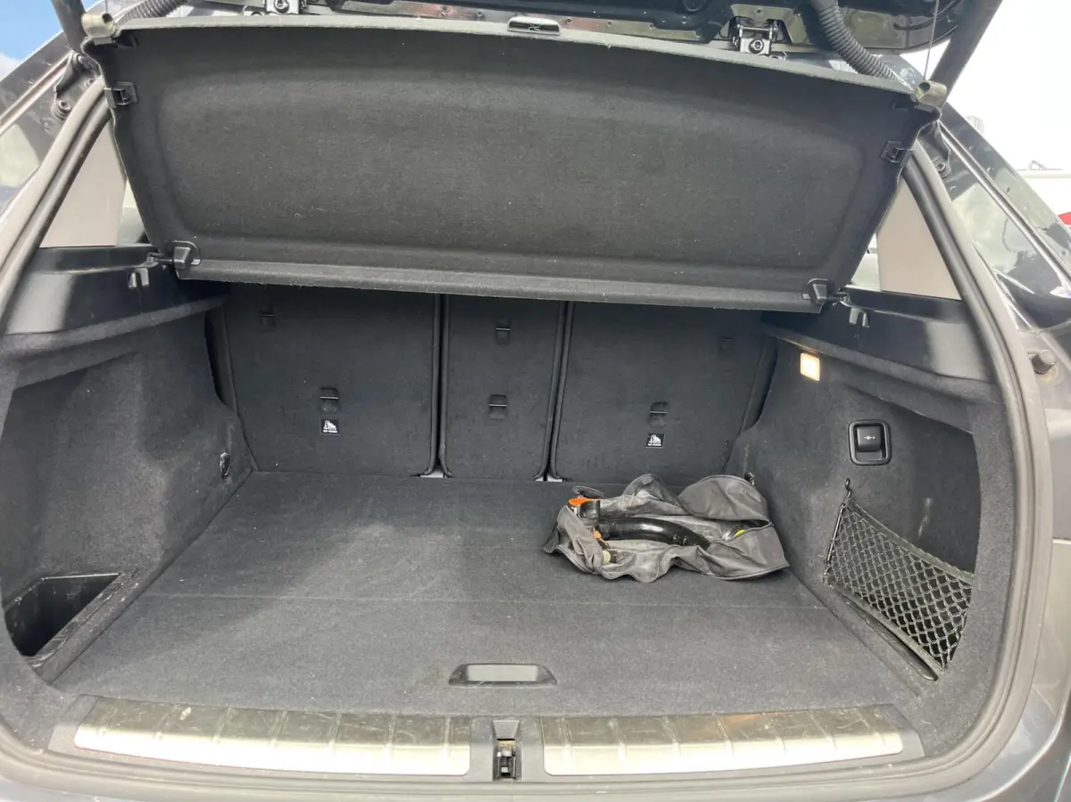 sDrive18i Executive SPORTSTOELEN+TREKHAAK+LED+18INCH