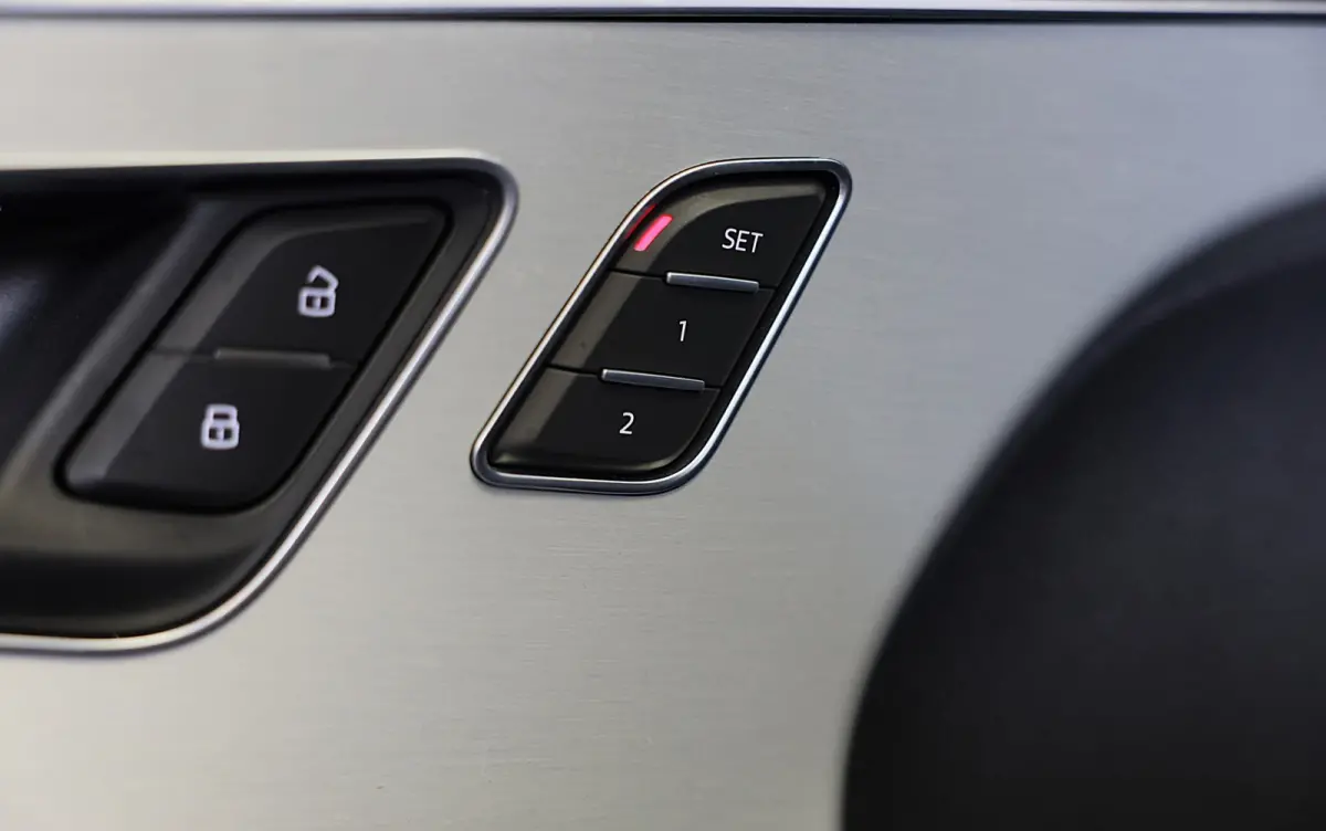 60 TFSI e Quattro RSQ8 Look / Luchtvering / Acc / Lane Assist / Head Up / Camera / B & O / Memory / Open Pano / Matrix
