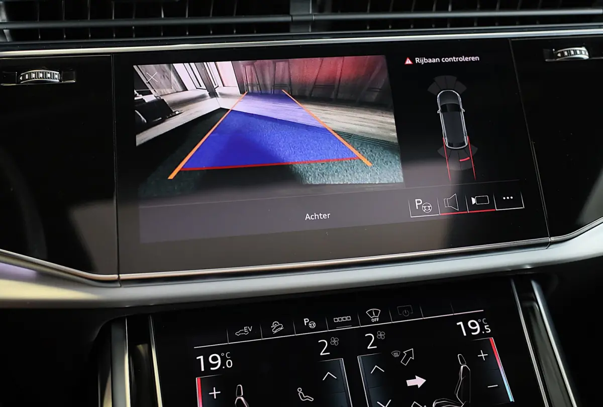 60 TFSI e Quattro RSQ8 Look / Luchtvering / Acc / Lane Assist / Head Up / Camera / B & O / Memory / Open Pano / Matrix