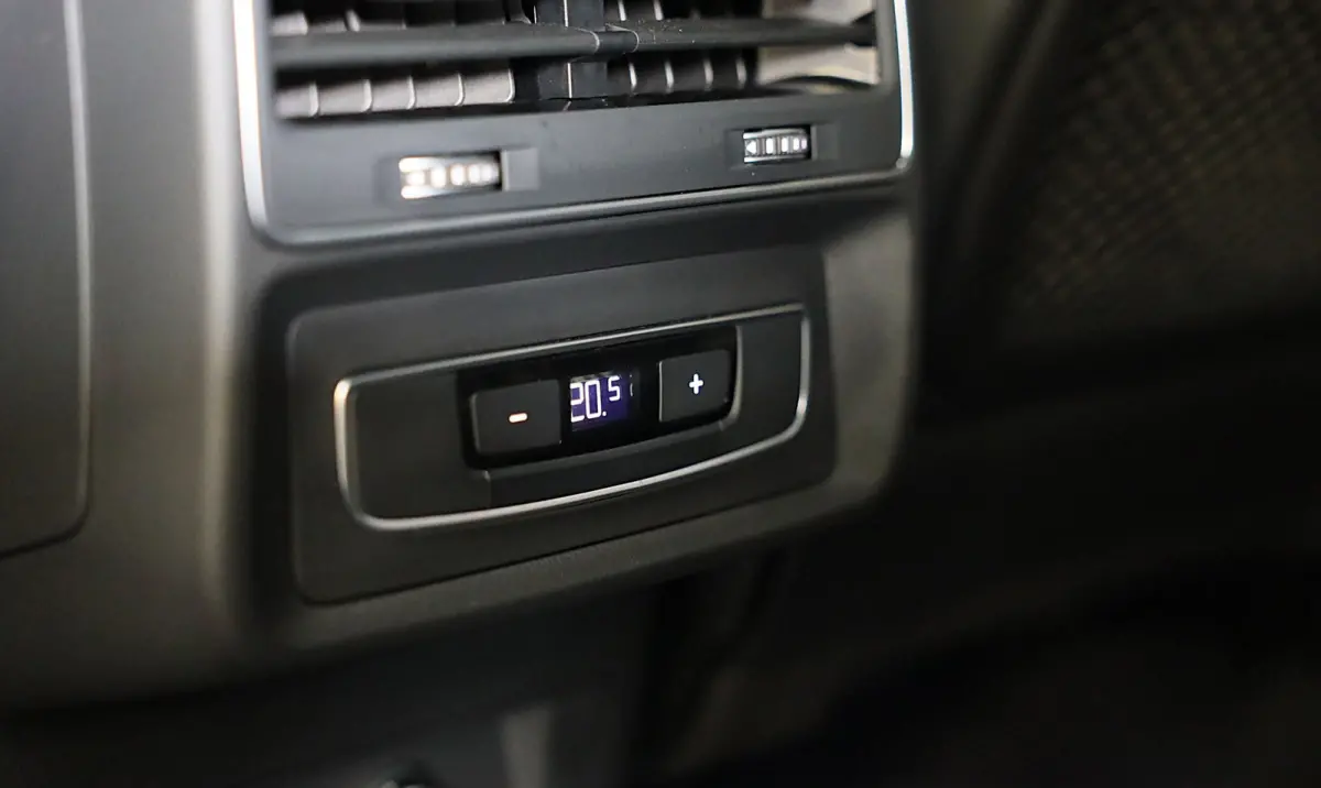 60 TFSI e Quattro RSQ8 Look / Luchtvering / Acc / Lane Assist / Head Up / Camera / B & O / Memory / Open Pano / Matrix