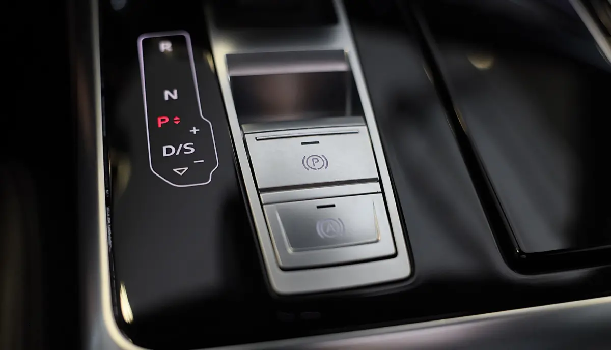 60 TFSI e Quattro RSQ8 Look / Luchtvering / Acc / Lane Assist / Head Up / Camera / B & O / Memory / Open Pano / Matrix