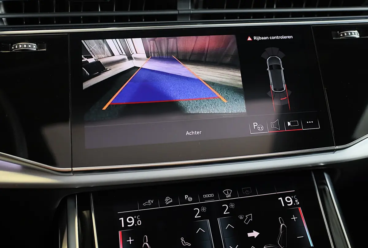 60 TFSI e Quattro RSQ8 Look / Luchtvering / Acc / Lane Assist / Head Up / Camera / B & O / Memory / Open Pano / Matrix