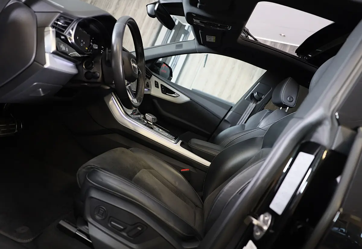 60 TFSI e Quattro RSQ8 Look / Luchtvering / Acc / Lane Assist / Head Up / Camera / B & O / Memory / Open Pano / Matrix