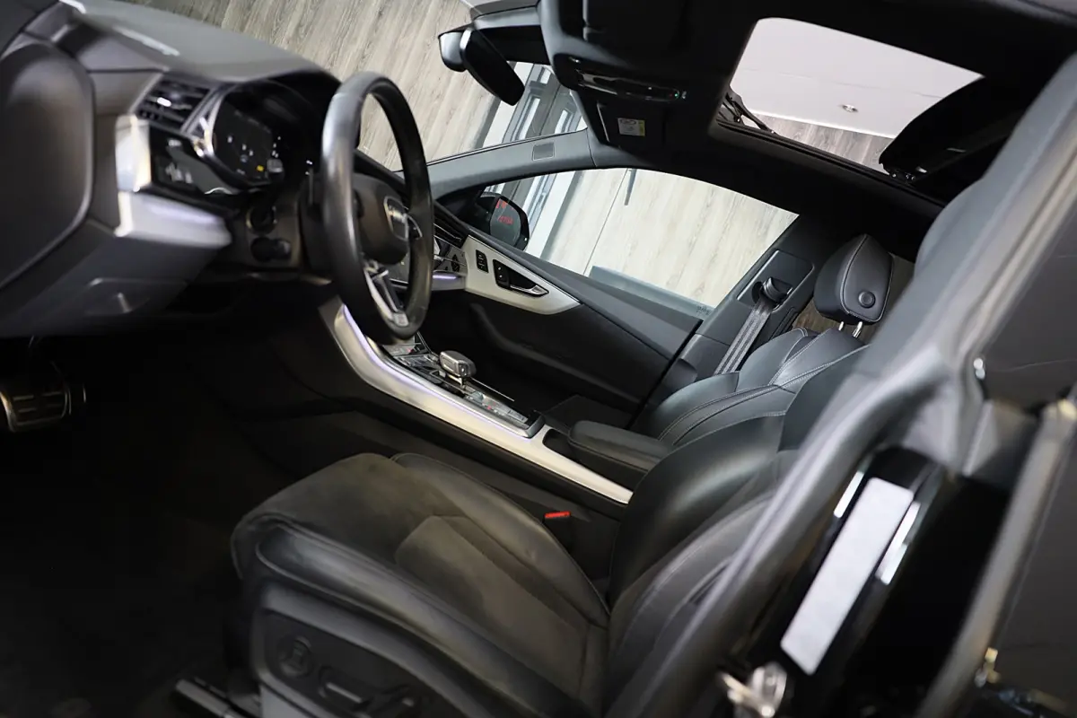 60 TFSI e Quattro RSQ8 Look / Luchtvering / Acc / Lane Assist / Head Up / Camera / B & O / Memory / Open Pano / Matrix