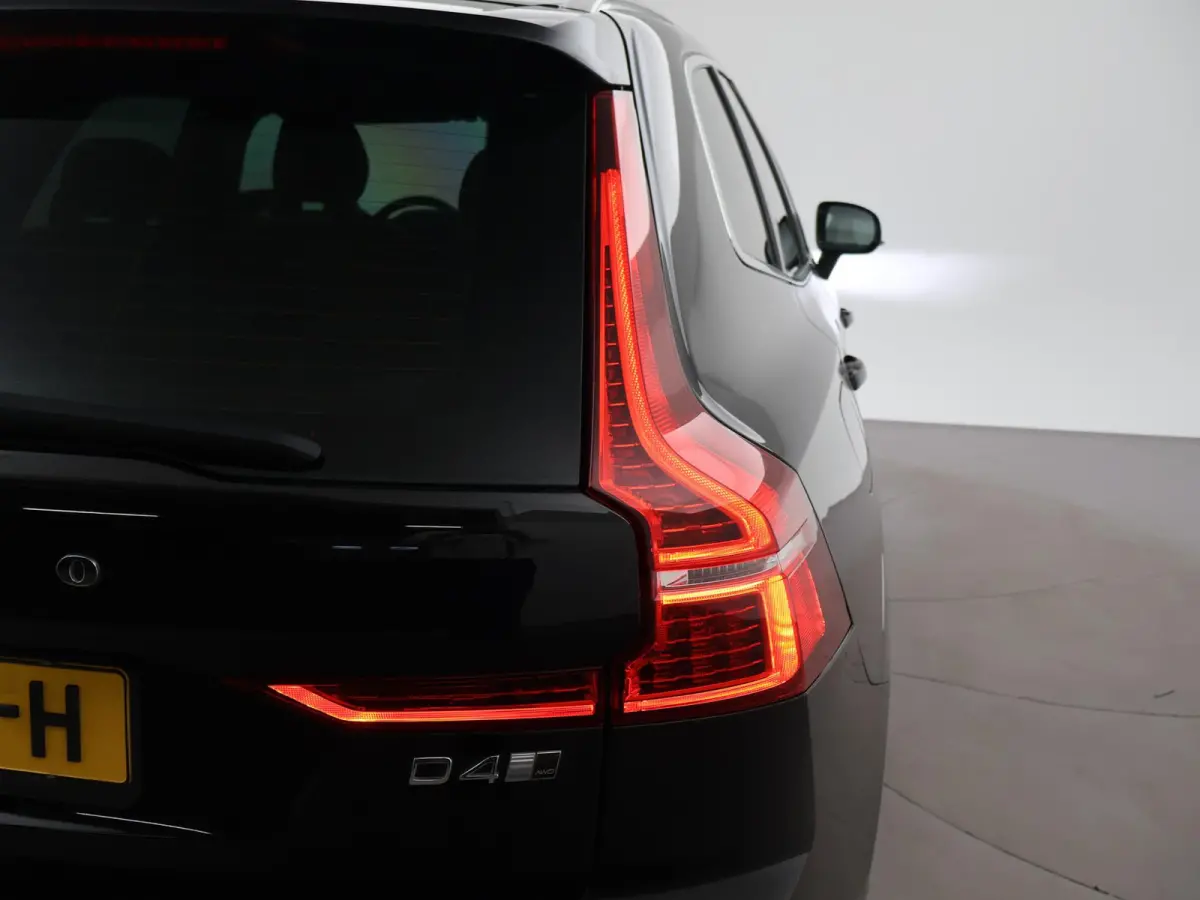 2.0 D4 AWD 190 PK INSCRIPTION + WEGKL. TREKHAAK | PANORAMA | CAMERA | STOELVERW. | CARPLAY