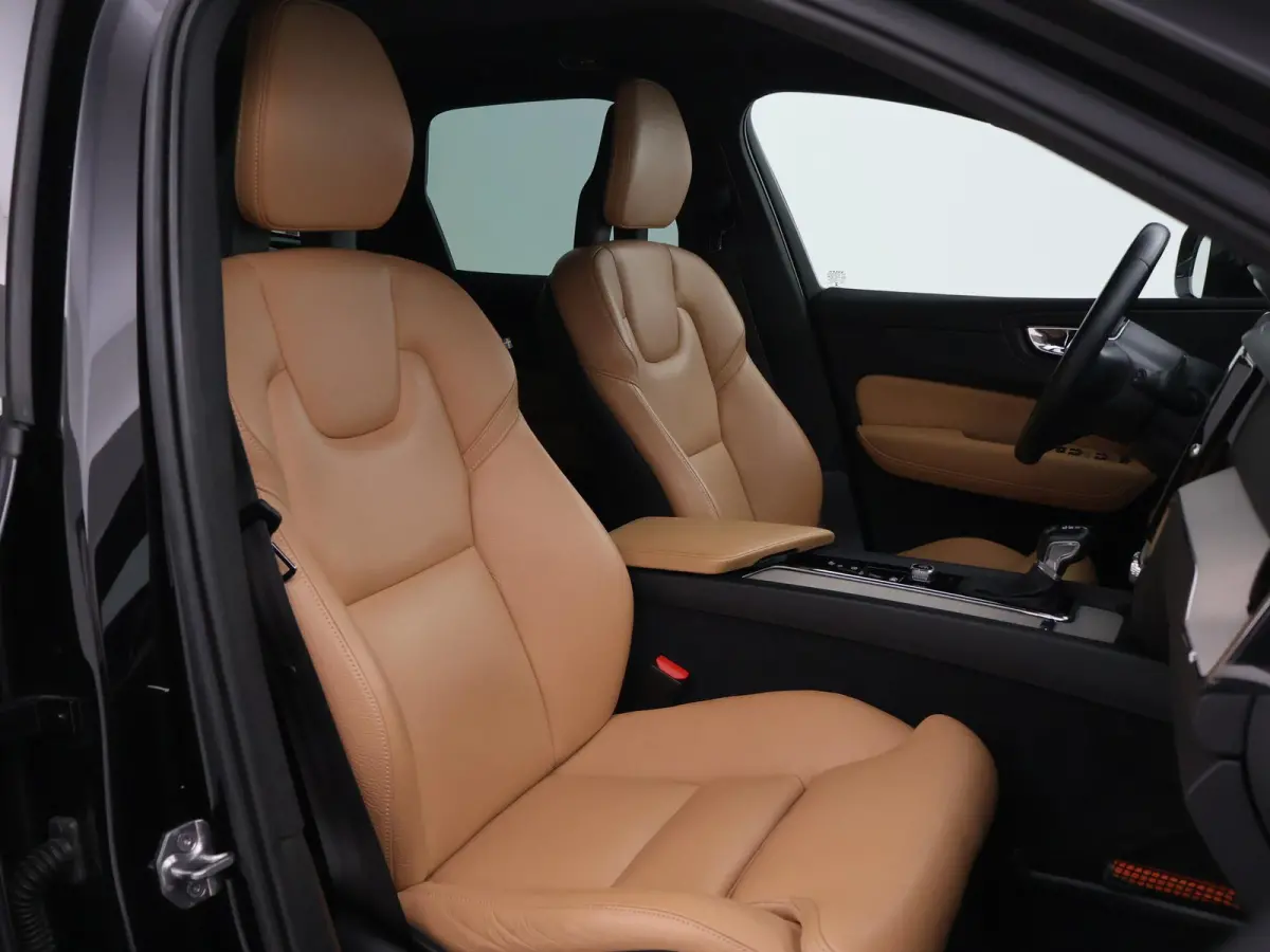 2.0 D4 AWD 190 PK INSCRIPTION + WEGKL. TREKHAAK | PANORAMA | CAMERA | STOELVERW. | CARPLAY