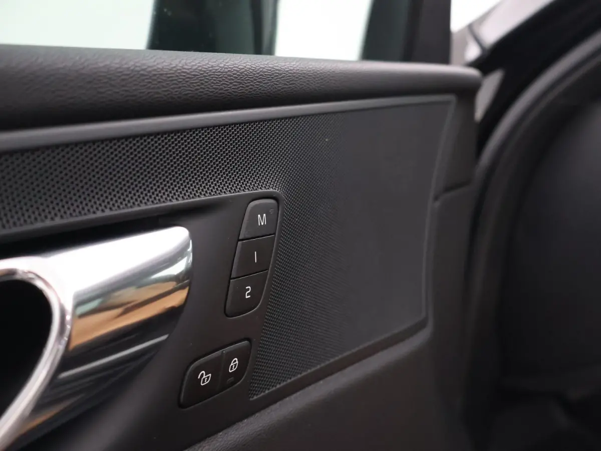 2.0 D4 AWD 190 PK INSCRIPTION + WEGKL. TREKHAAK | PANORAMA | CAMERA | STOELVERW. | CARPLAY