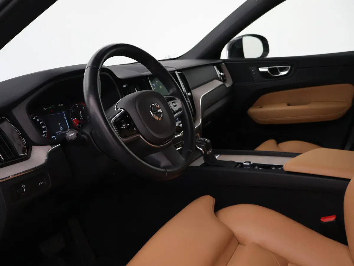 2.0 D4 AWD 190 PK INSCRIPTION + WEGKL. TREKHAAK | PANORAMA | CAMERA | STOELVERW. | CARPLAY