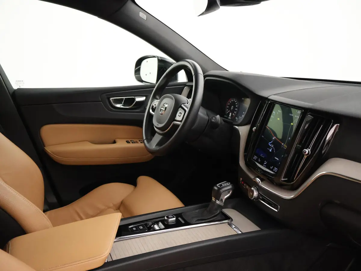 2.0 D4 AWD 190 PK INSCRIPTION + WEGKL. TREKHAAK | PANORAMA | CAMERA | STOELVERW. | CARPLAY