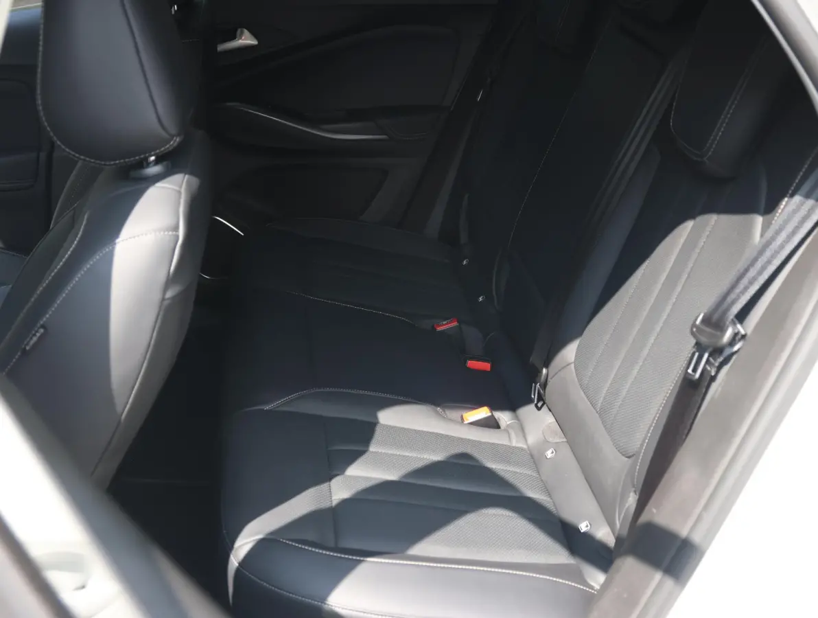 1.6 300pk Hybrid4 Ultimate | Elektrische achterklep | Lederen stoelen met geheugen koeling en verwarming | Camera
