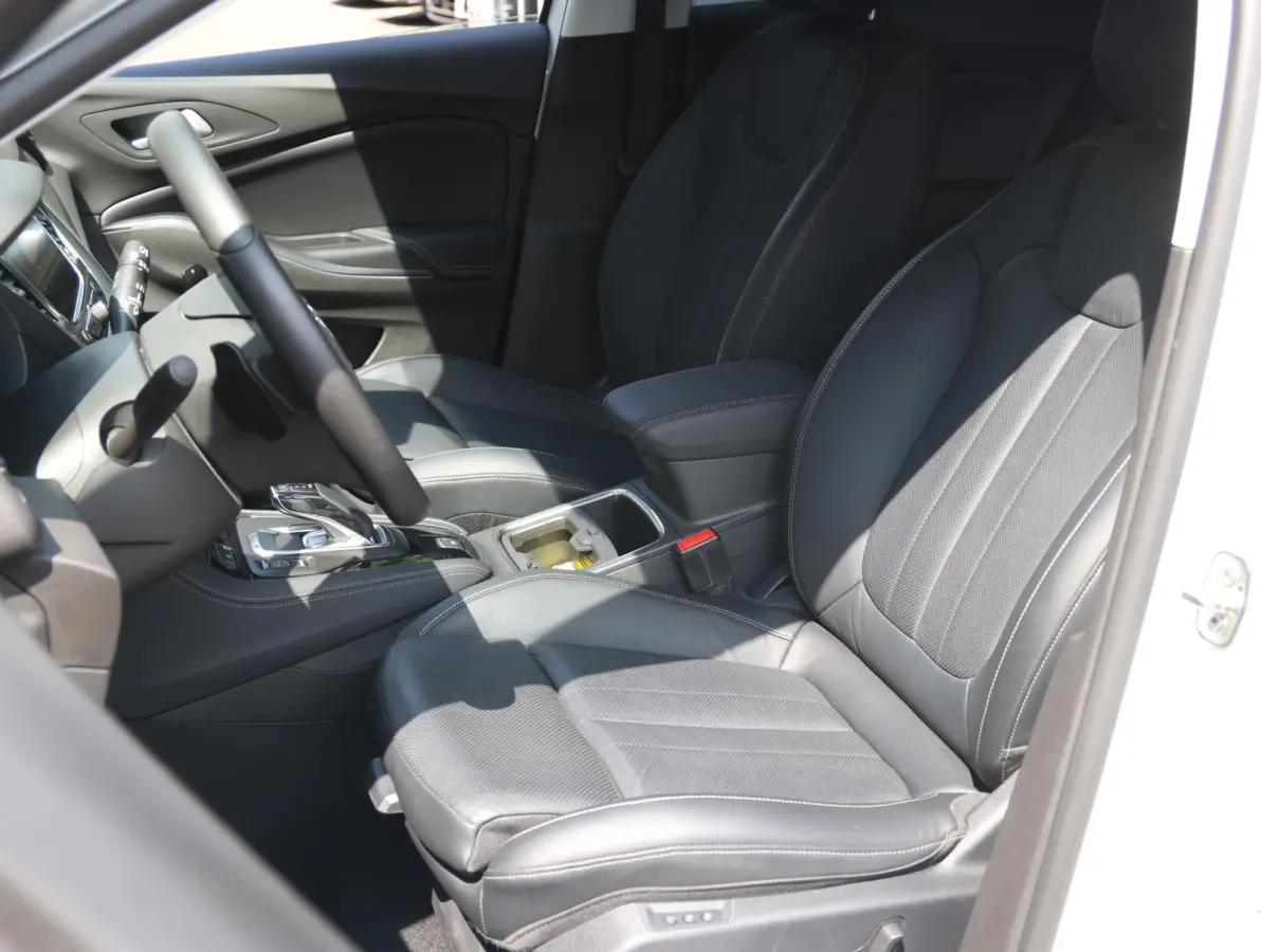1.6 300pk Hybrid4 Ultimate | Elektrische achterklep | Lederen stoelen met geheugen koeling en verwarming | Camera